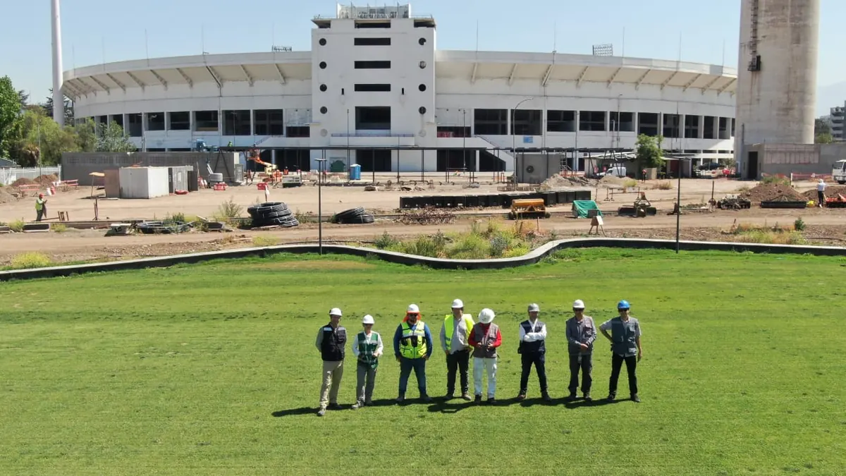 Equipo en el nuevo parque del Estadio Nacional